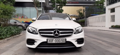 MERCEDES-BENZ E300 TRẮNG
