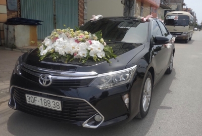 XE CƯỚI CAMRY
