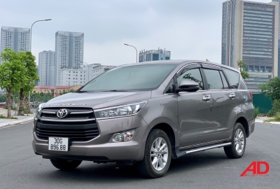 TOYOTA INNOVA 2.0E